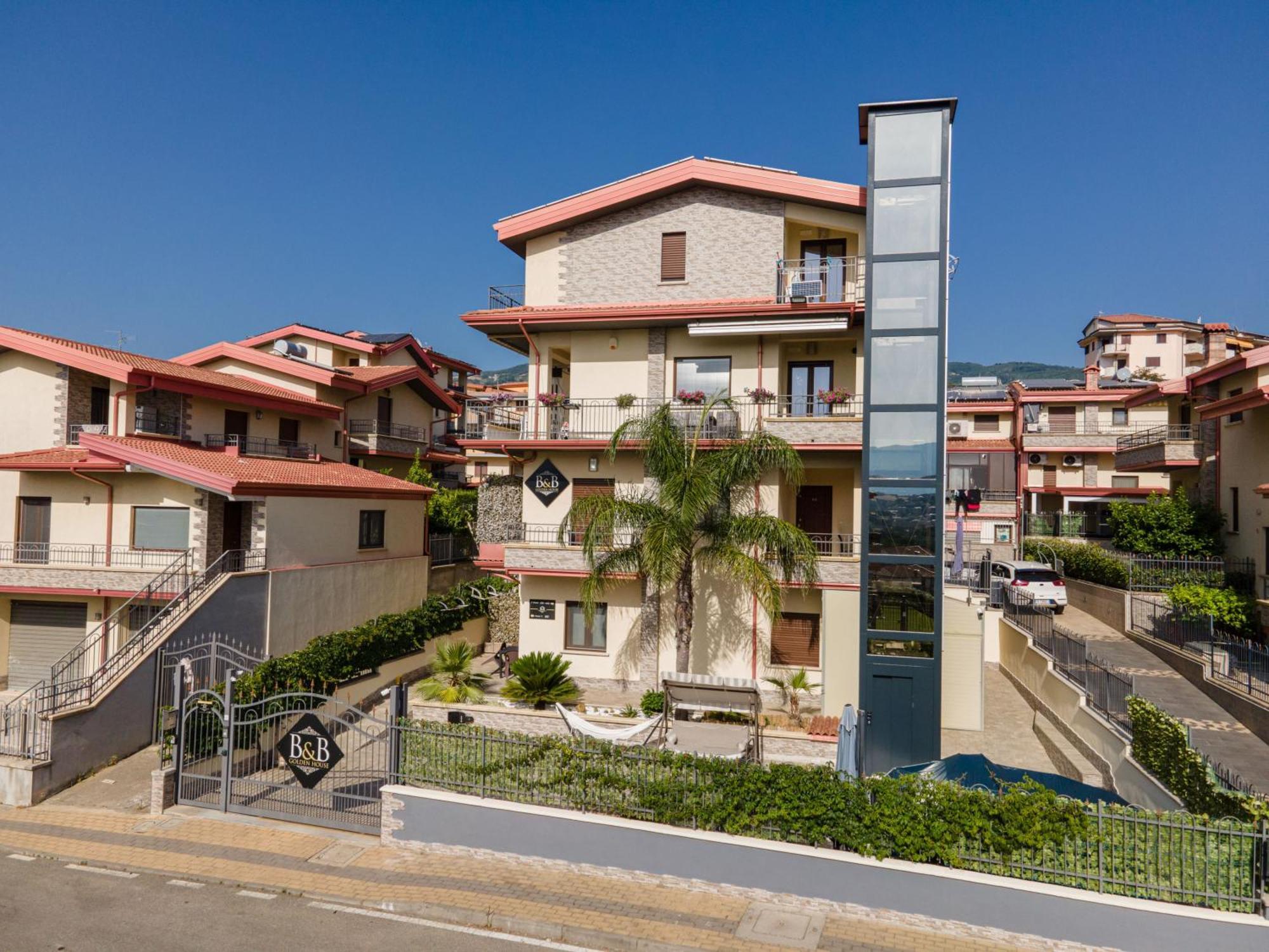 B&B Golden House & Spa Rose Ngoại thất bức ảnh